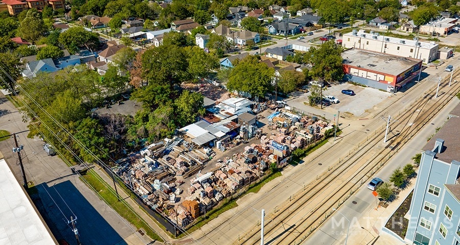 More Photos Of 2009 N Main St, Houston Land For Sale