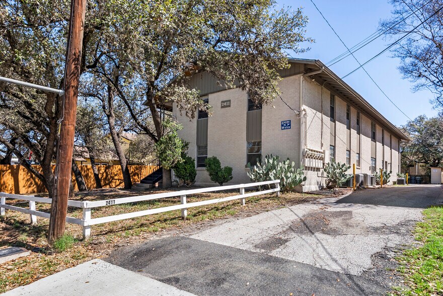 More Photos Of 2411 S 5th St, Austin Apartments For Sale