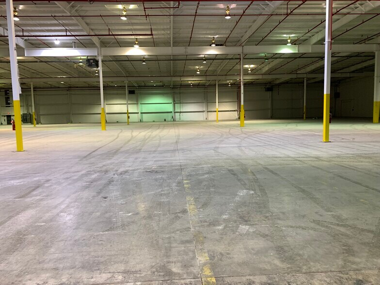 More Photos Of 1000 James Record Rd, Huntsville Manufacturing For Lease
