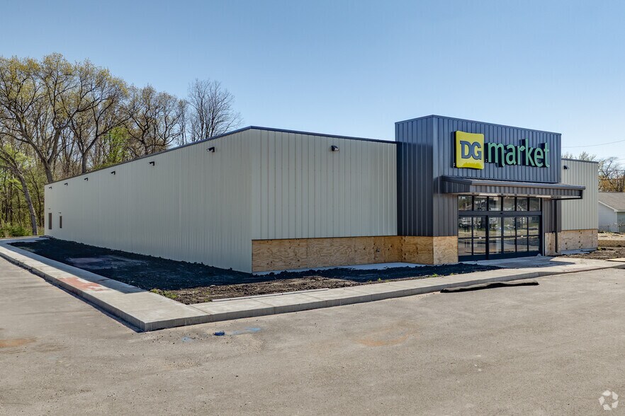 More Photos Of 3501 W 37th Ave, Hobart Convenience Store For Sale