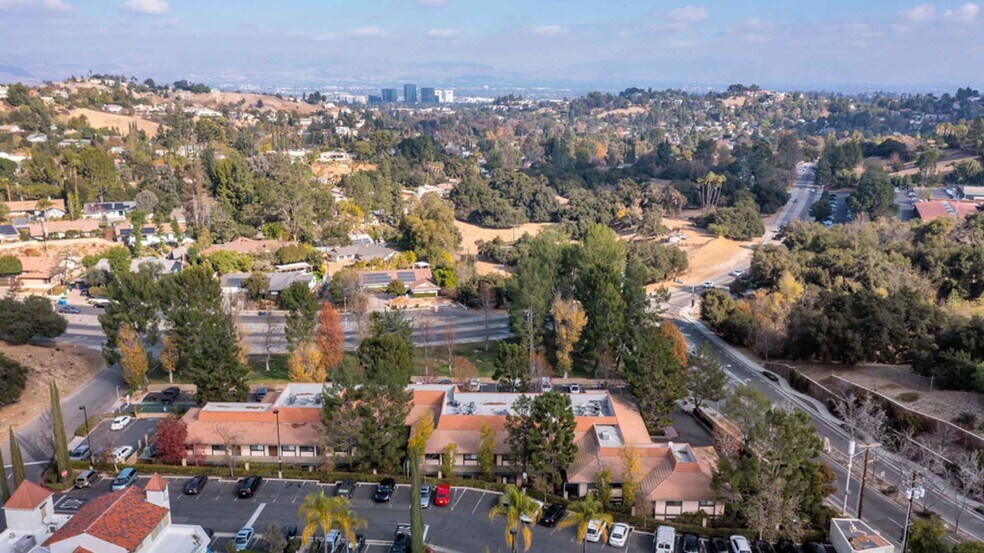 More Photos Of 22231 Mulholland Hwy, Calabasas Office For Lease