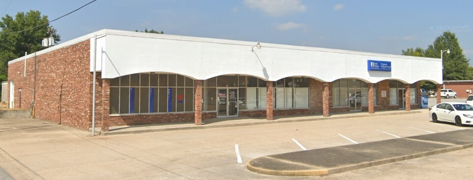 Primary Photo Of 110-114 W Commercial St, Charleston General Retail For Lease