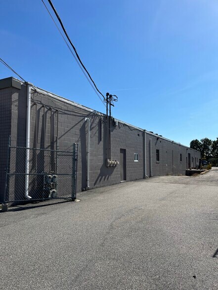 More Photos Of 50 Minnesota Ave, Warwick Warehouse For Lease