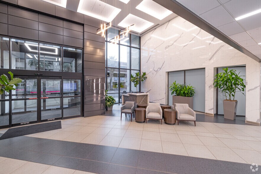 More Photos Of 1315 St Joseph Pky, Houston Office For Sale