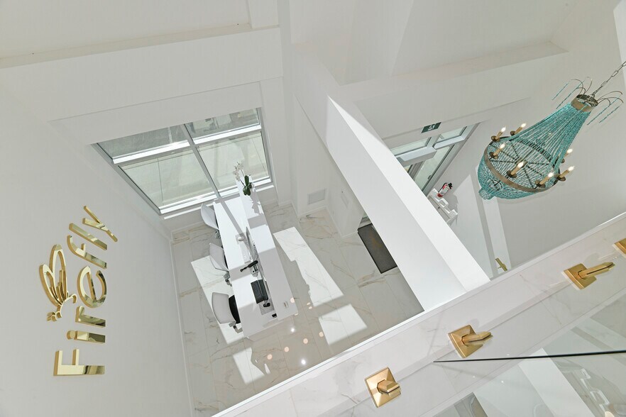 More Photos Of 200 Mostar St, Whitchurch-Stouffville Light Distribution For Lease