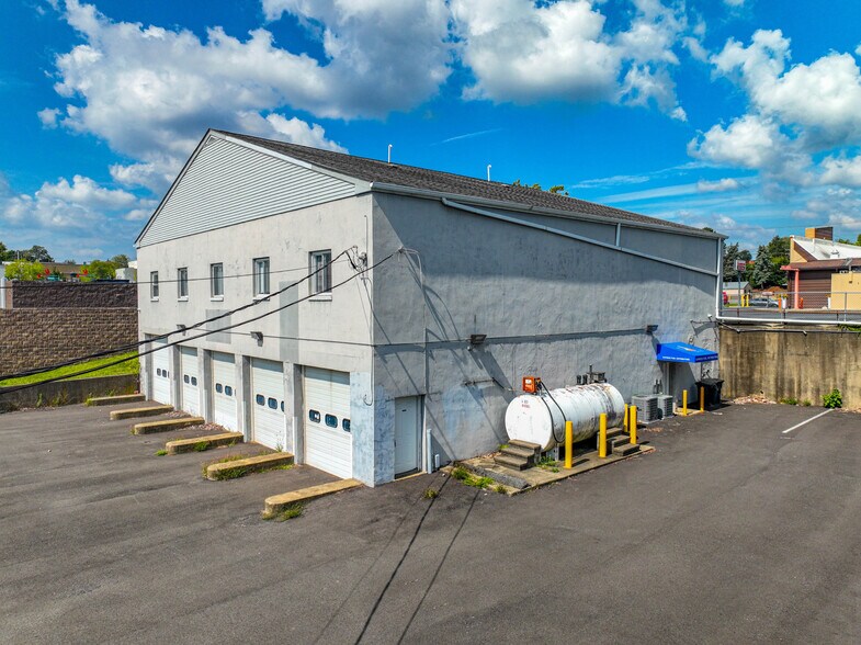 More Photos Of 543 Marshall St, Phillipsburg Light Distribution For Sale