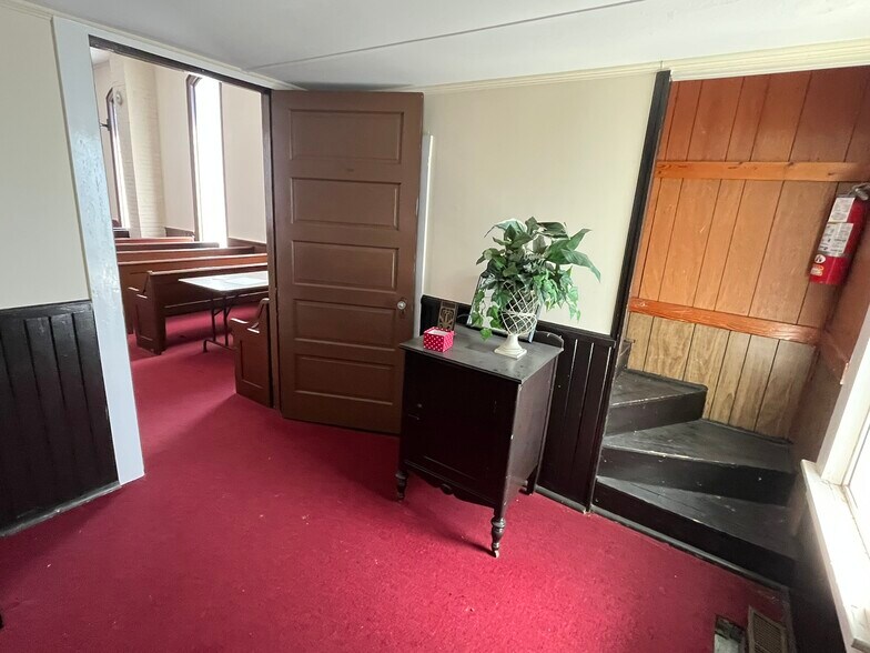 More Photos Of 401 Church St, Kernersville Religious Facility For Sale