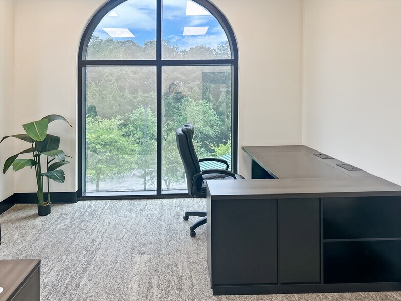 More Photos Of 1301 Industrial Dr, Crestview Coworking Space