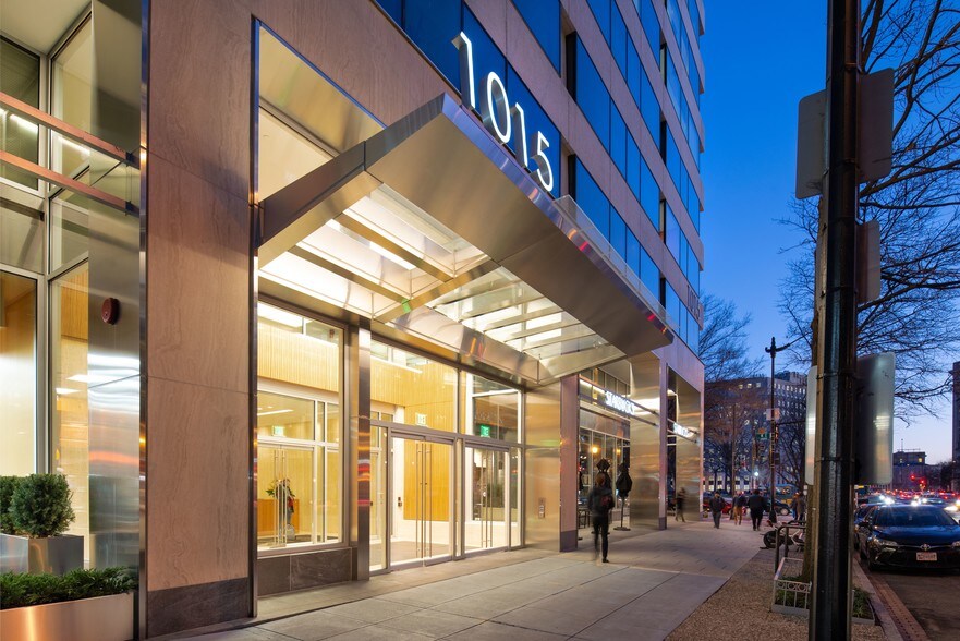 More Photos Of 1015 15th St NW, Washington Office For Lease