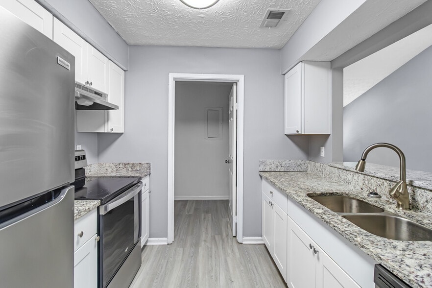 More Photos Of 563 Briar Hill Ct, Riverdale Apartments For Sale