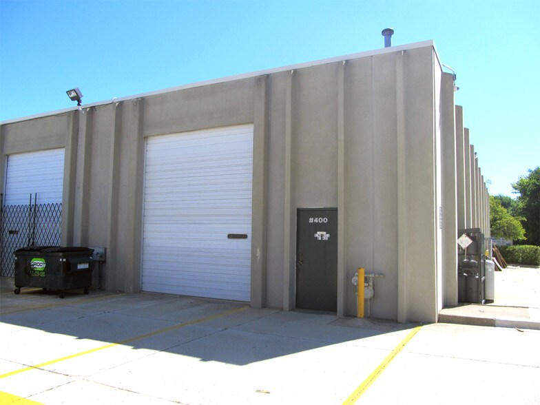 More Photos Of 400-428 W 5th Ave, Naperville Light Distribution For Lease