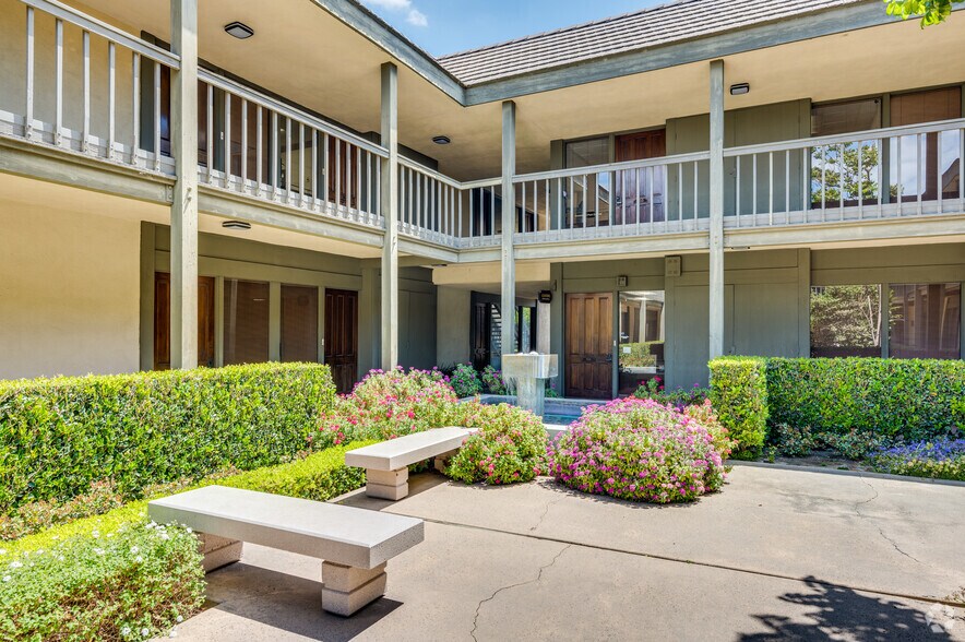 More Photos Of 17671 Irvine Blvd, Tustin Unknown For Lease