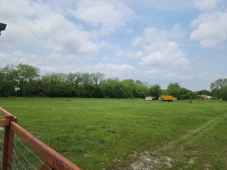 More Photos Of 2895 County Road 341, McKinney Land For Lease