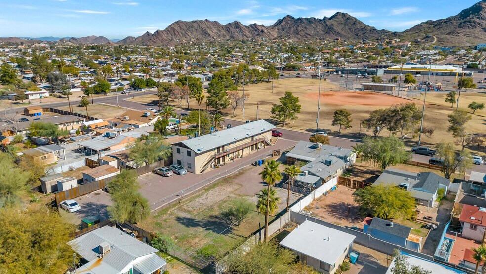 More Photos Of 8916 N 11th St, Phoenix Apartments For Sale