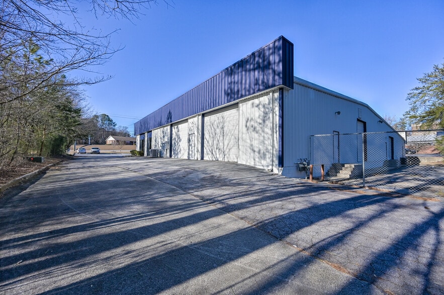More Photos Of 4664 Lawrenceville Hwy NW, Lilburn Freestanding For Sale