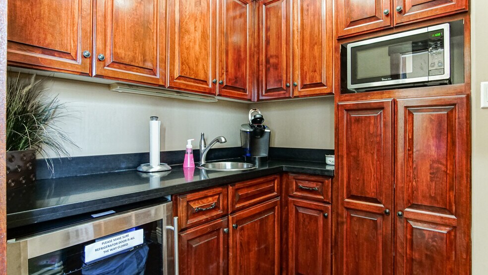 More Photos Of 116 S Catalina Ave, Redondo Beach Office For Lease