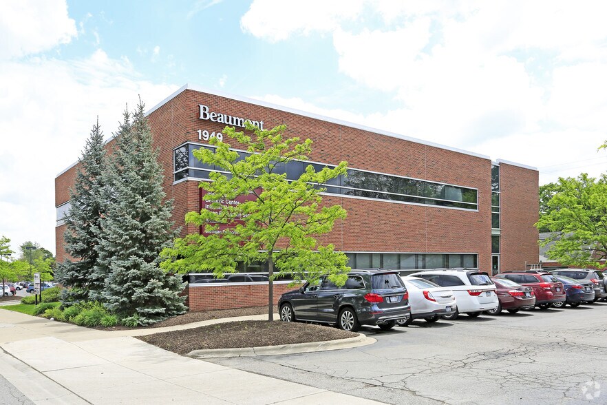 More Photos Of 1949 W 12 Mile Rd, Berkley Office For Lease