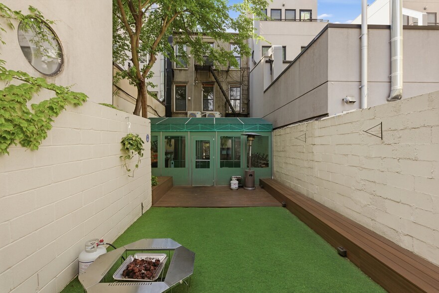 More Photos Of 29 Greenpoint Ave, Brooklyn Apartments For Sale