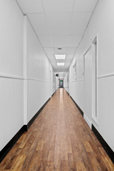 More Photos Of 6539 E 31st St, Tulsa Coworking Space
