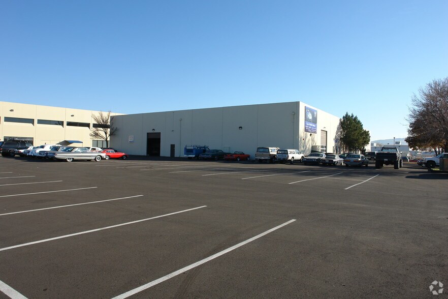 More Photos Of 4915-4935 Brookside Ct, Reno Light Distribution For Lease