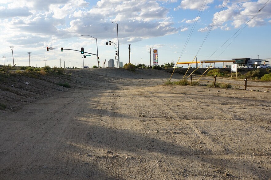 More Photos Of 8899 Beekley Rd, Phelan Auto Repair For Sale