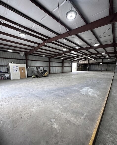 More Photos Of 4411 US Highway 92 E, Lakeland Warehouse For Lease