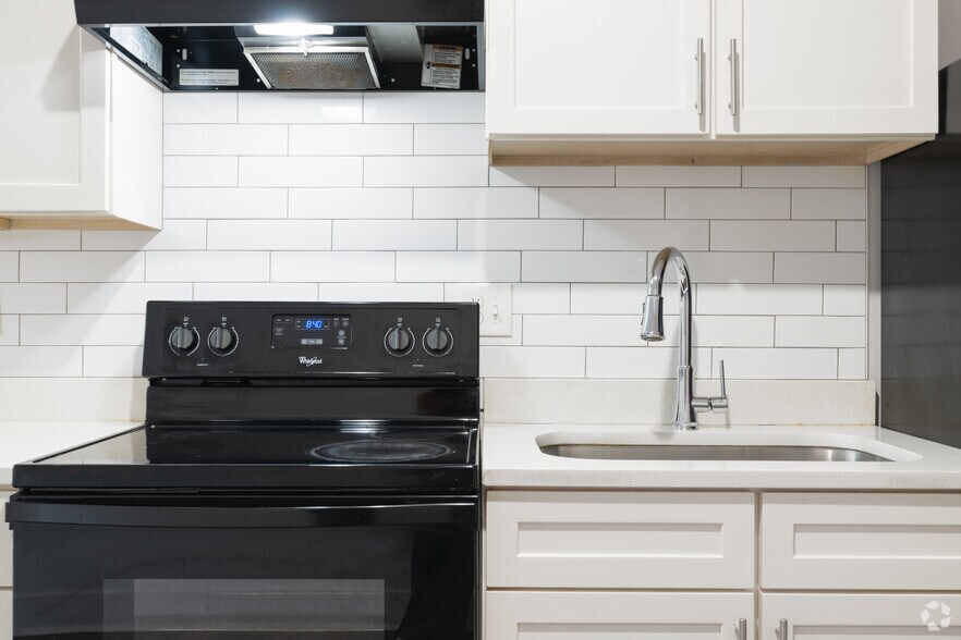 More Photos Of 340-352 Dixie Hills Cir, Atlanta Apartments For Sale