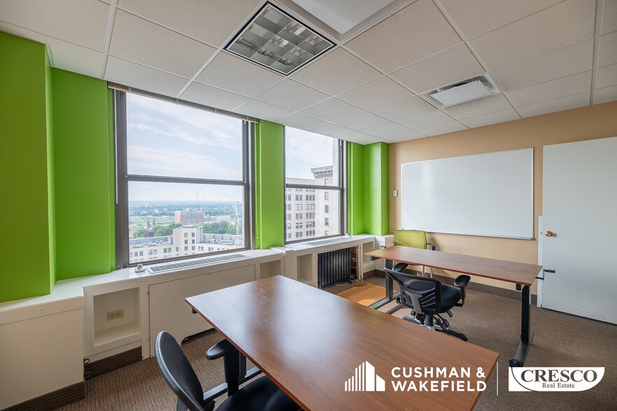 More Photos Of 1621 Euclid Ave, Cleveland Office For Lease