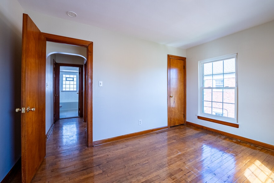 More Photos Of 2392 Wooster Rd, Rocky River Apartments For Sale