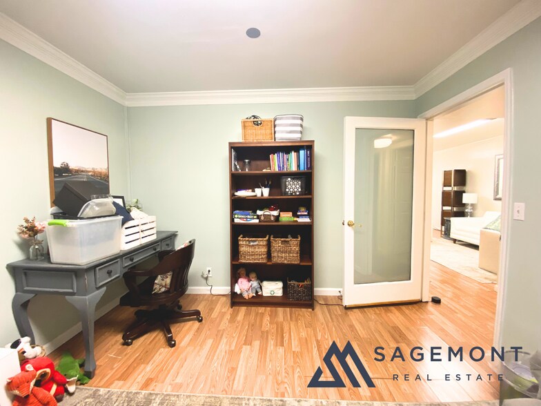 More Photos Of 1226 Lakeview Dr, Franklin Loft Creative Space For Sale