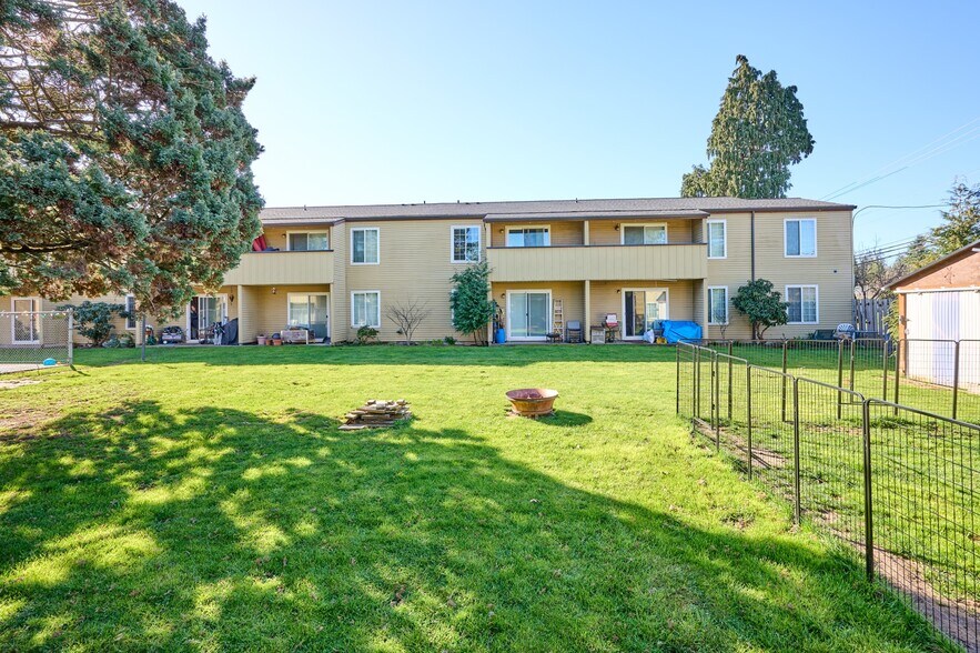 More Photos Of 1212-1214 Division St, Oregon City Apartments For Sale
