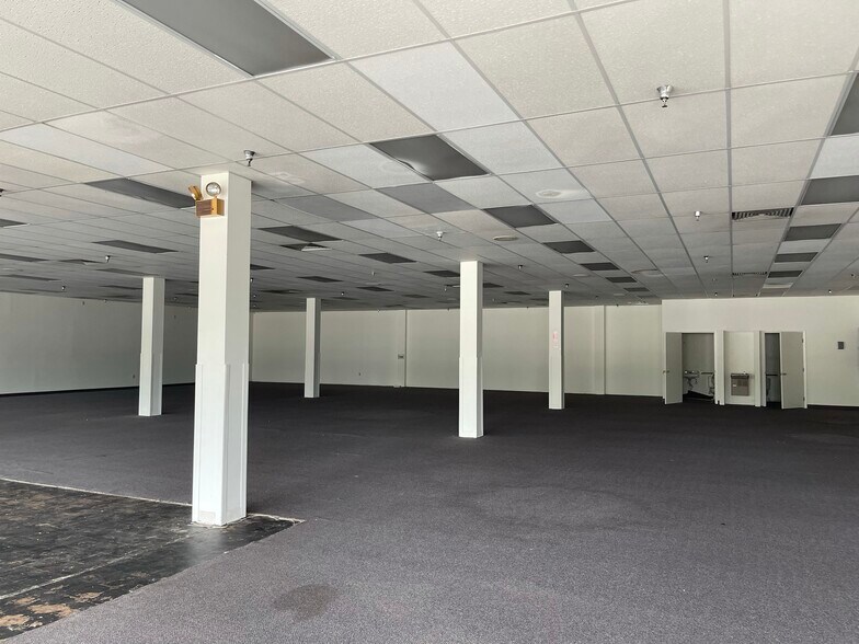 More Photos Of 430-488 Marshall St, Coldwater Unknown For Lease