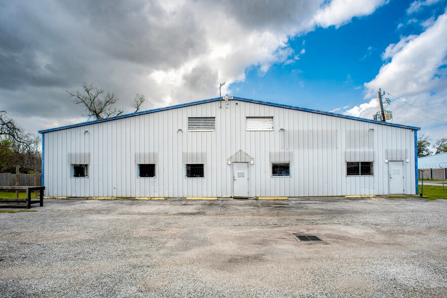 More Photos Of 910 Brenda St, Houston Warehouse For Sale