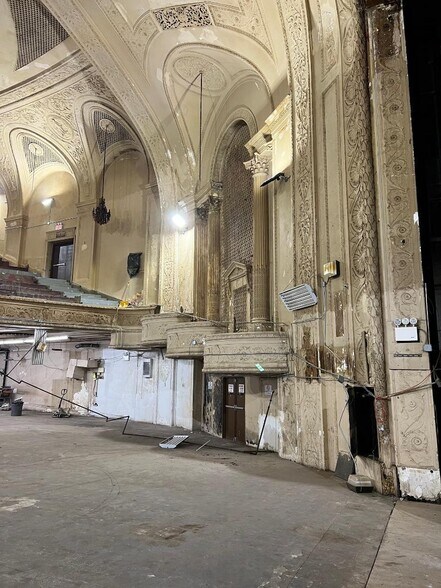 More Photos Of 11709 Hillside Ave, Richmond Hill Theater Concert Hall For Lease