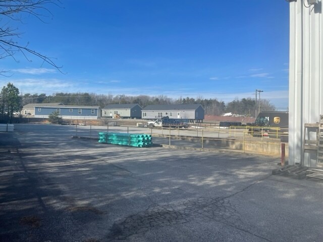 More Photos Of 2799 W Third St, Farmville Warehouse For Sale