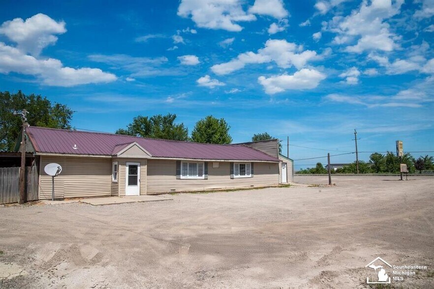 More Photos Of 10221 Telegraph Rd, Carleton Bar For Sale