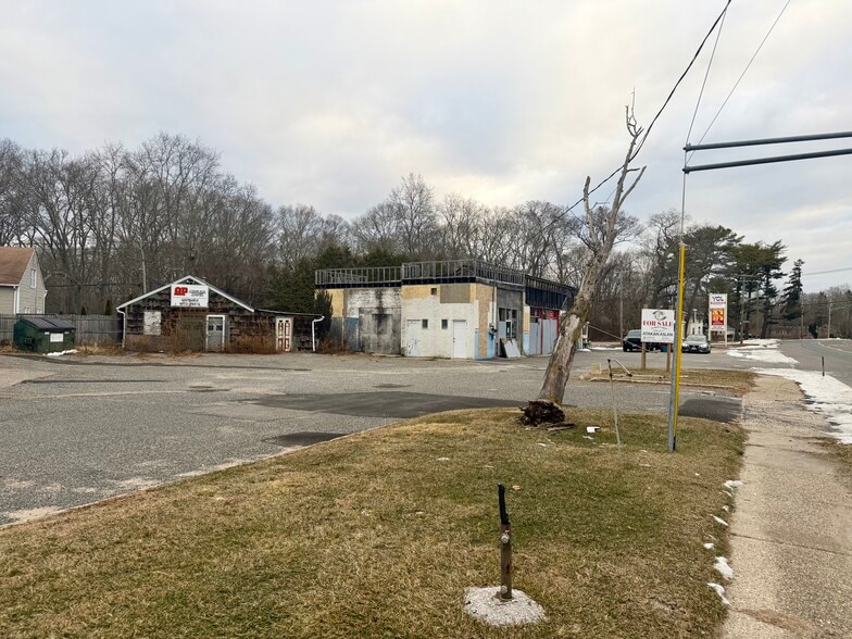 More Photos Of 2800 Montauk Hwy, Brookhaven Service Station For Sale