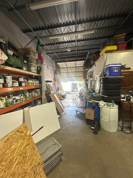 More Photos Of 1340-1358 Ridge Ave, Elk Grove Village Warehouse For Sale