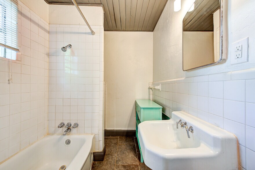 More Photos Of 408 Chautauqua Ave, Norman Multifamily For Sale