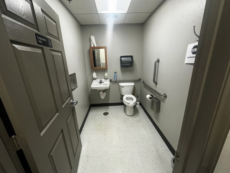 More Photos Of 455 Kokopelli Blvd, Fruita General Retail For Lease