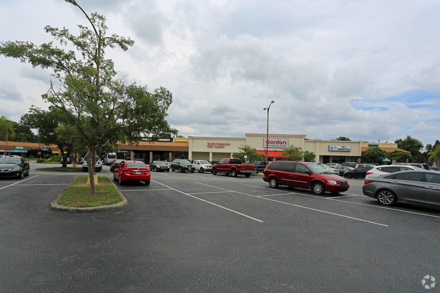 More Photos Of 3131-3185 4th St N, Saint Petersburg Freestanding For Lease