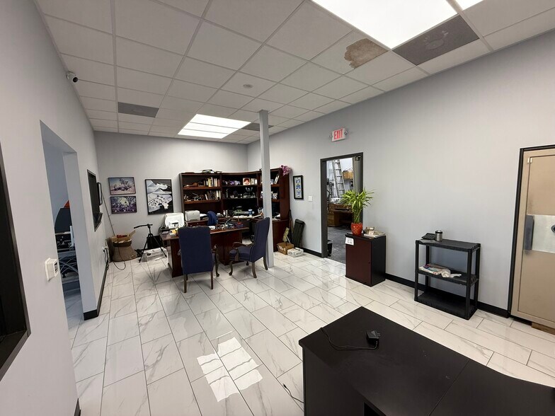 More Photos Of 6504-6510 Highway 90A, Sugar Land Freestanding For Lease