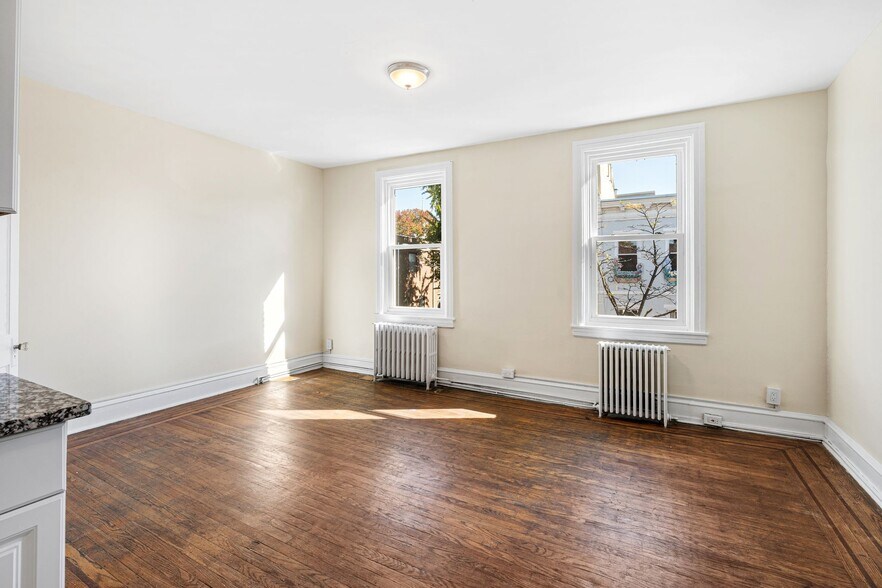 More Photos Of 522 S 5th St, Philadelphia Storefront Retail Residential For Sale