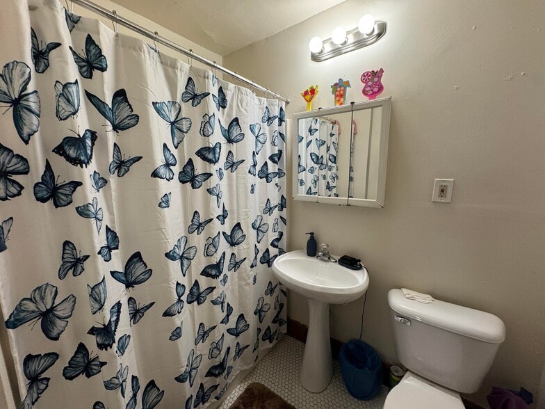 More Photos Of 2767 N Holton St, Milwaukee Apartments For Sale