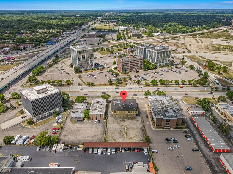 More Photos Of 20800 Greenfield Rd, Oak Park Medical For Sale