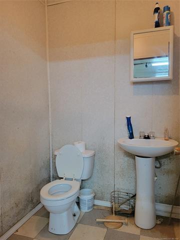 More Photos Of 203 Broadway St, Kinta General Retail For Sale