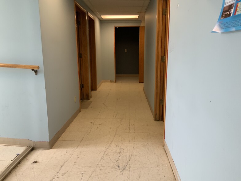 More Photos Of 1935 Q St, Lincoln Freestanding For Sale