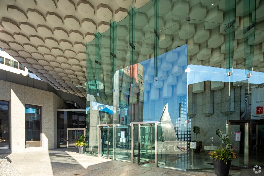 More Photos Of 22 St Clair Ave E, Toronto Office For Lease