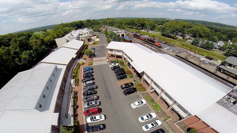 More Photos Of 400 Union Square Dr, New Hope Bar For Lease