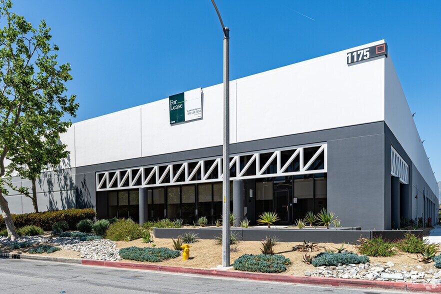 More Photos Of 1175 Aviation Pl, San Fernando Manufacturing For Lease